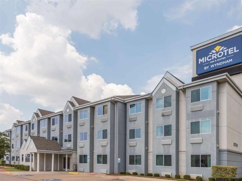 Microtel Inn & Suites By Wyndham Ft. Worth North/At Fossil Fort Worth Exterior photo